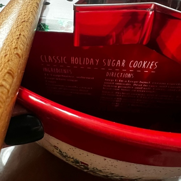 NWT- 🎄 Large Mixing Bowl And Cooking Utensils. - Picture 6 of 6